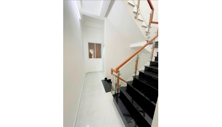 NGAY HOÀ BÌNH - PHAN ANH - 3 TẦNG 3PN - HẺM XE HƠI - 40M2 - SHR GIÁ 4.55 TỶ